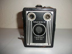 Vintage Kodak Brownie Target Six-20 Box Camera