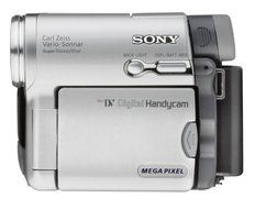 Sony DCRTRV33 MiniDV 1megapixel Camcorder with 2.5" LCD, Color Viewfinder &amp; Memory Stick capabilities (Discontinued...