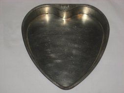Set Of 2 - Vintage Ovenex Heart Shaped 9 1/2 x 8 1/2 x 1 1/2&quot; Cake Baking Pan N2