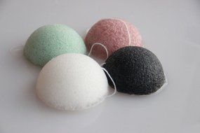 Oligex(TM) new Cheap! Natural Konjac Konnyaku Facial Puff Face Wash Cleansing Sponge Green Pink White N2