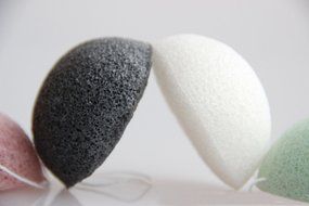Oligex(TM) new Cheap! Natural Konjac Konnyaku Facial Puff Face Wash Cleansing Sponge Green Pink White N4