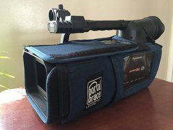 Panasonic Pro AG-HVX205A / HVX200A 3CCD P2/DVCPRO 1080i High Definition Camcorder with 13x Optical Zoom - International...