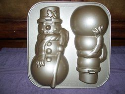 Nordic Ware / Williams Sonoma 3-D Snowman Cake Pan