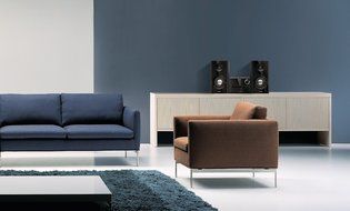 Philips BTM2180/37 Micro Music System (Black) (Discontinued by Manufacturer) N2