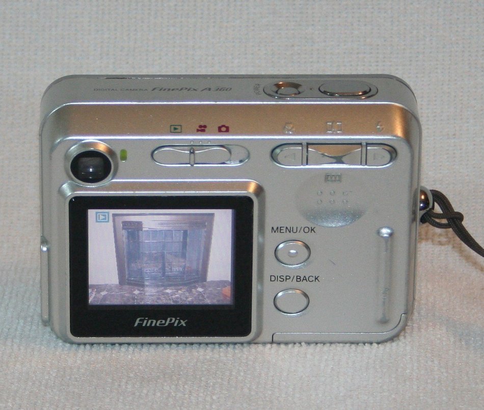 Fujifilm Finepix A360 4.1 Mega Pixel and 3x Optical Zoom N3