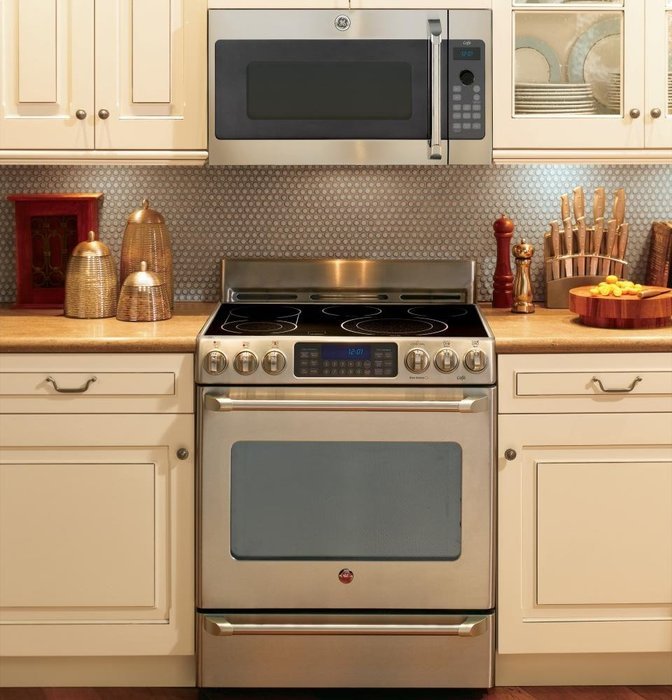 GE CS980STSS Cafe 30" Stainless Steel Electric Smoothtop Range - Convection N4