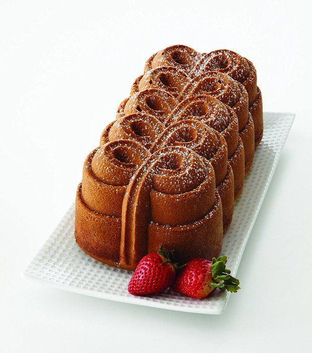 Chicago Metallic Non-Stick Ribbon Loaf Pan