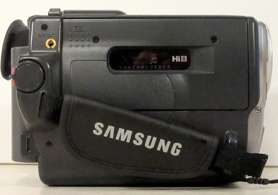 Samsung SCW71 Hi8 Camcorder with 22x Optical Zoom and Black/White Viewfinder (Discontinued by Manufacturer)