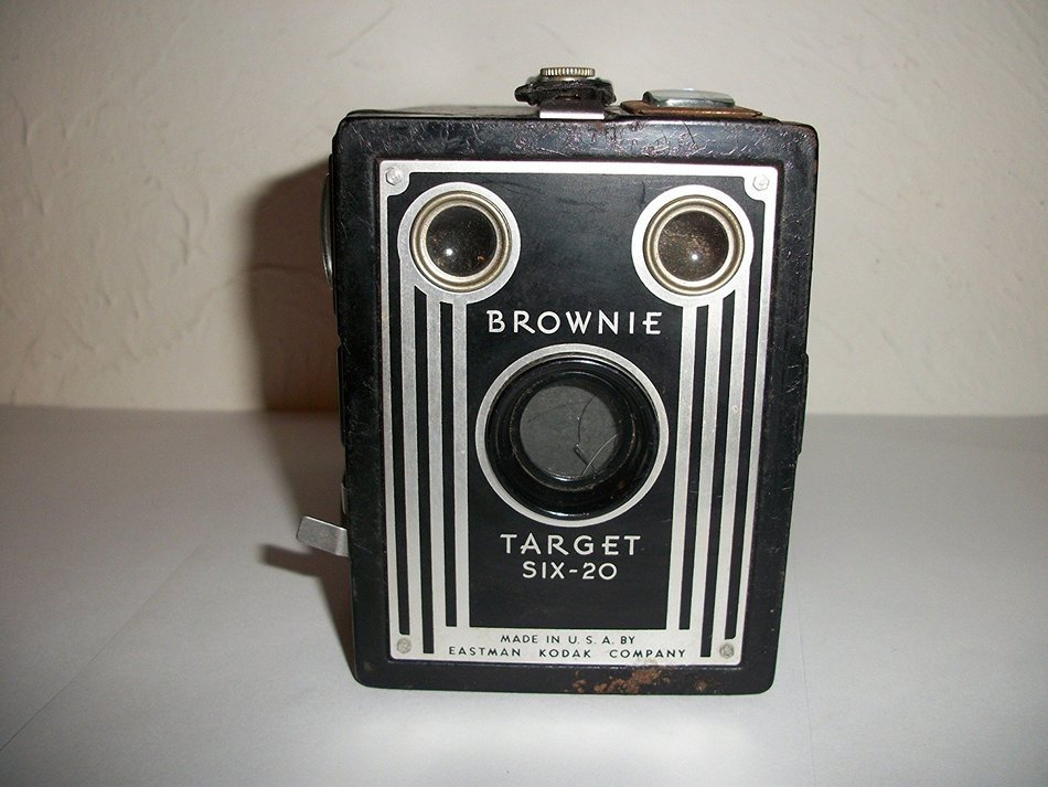 Vintage Kodak Brownie Target Six-20 Box Camera