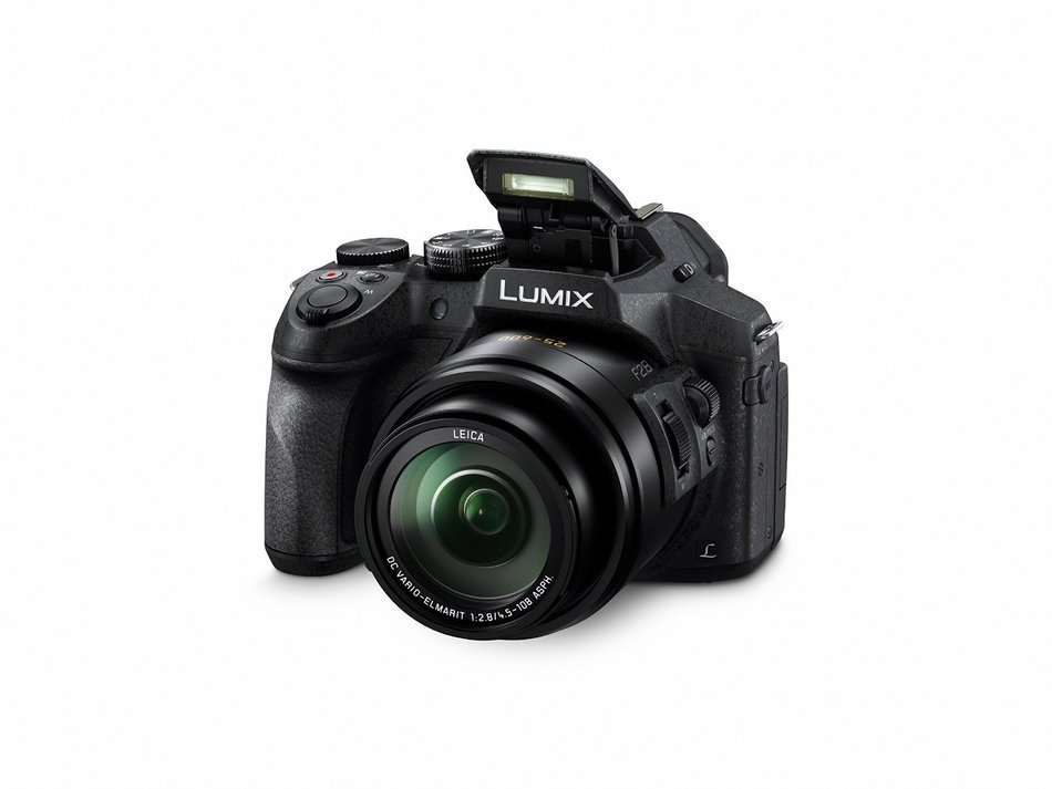 Panasonic LUMIX DMC-FZ300K 12.1 Megapixel, 1/2.3-inch Sensor, 4K Video, Splash & Dustproof Body, Leica DC Lens...