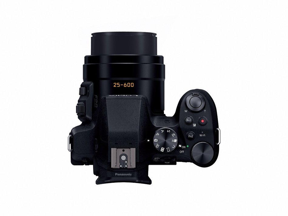 Panasonic LUMIX DMC-FZ300K 12.1 Megapixel, 1/2.3-inch Sensor, 4K Video, Splash & Dustproof Body, Leica DC Lens... N4