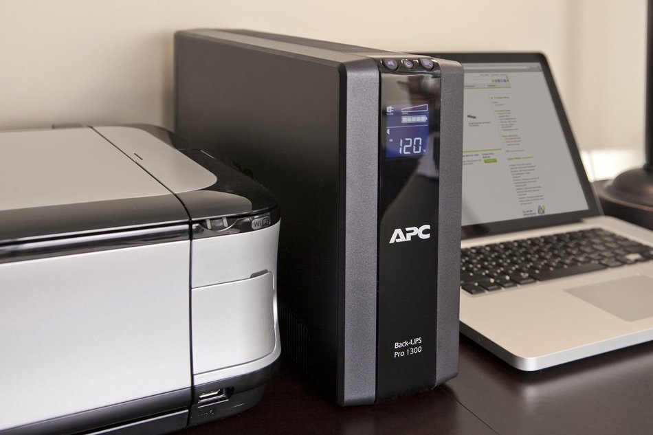 APC UPS Battery Back Up (BR1000G) - Back-UPS Pro 1000VA 8-outlet Uninterruptible Power Supply with Surge Protection N9