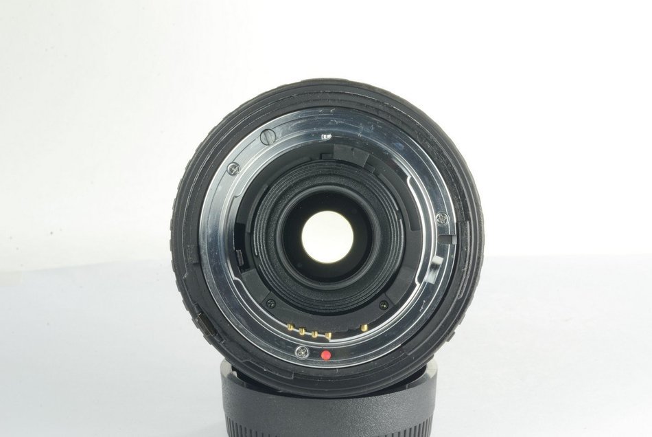 Sigma 35-80mm f/4-5.6 DL Manual focus Lens for Nikon SLR like F50, F55, N55, N65, D90, D80, D70, D60, D50, D40...