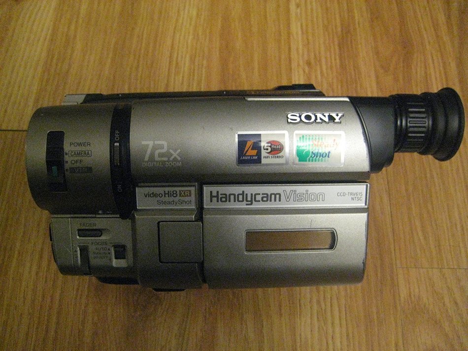 Sony CCD-TRV615 Hi8 HandyCam Camcorder free image download