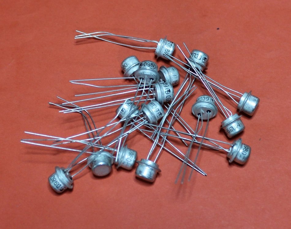 Transistors germanium MP39 analogue 2N614, 2N615, 2N616, 2N617 USSR 10 pcs