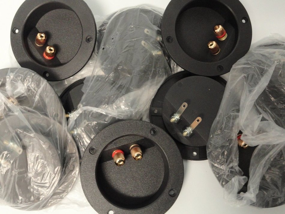 Installer 10 Case Pack Round Terminal Cups for Speakers and Subwoofers