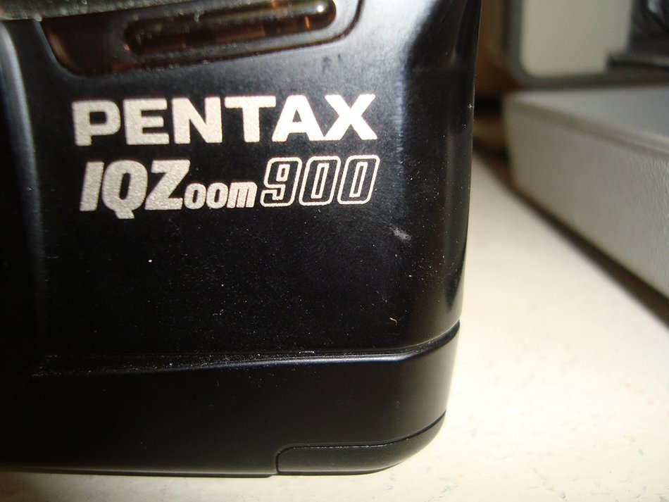 VINTAGE PENTAX IQZOOM 900 CAMERA