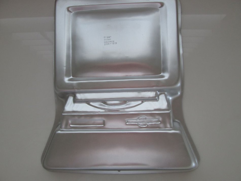 Wilton Computer Cake Pan N2