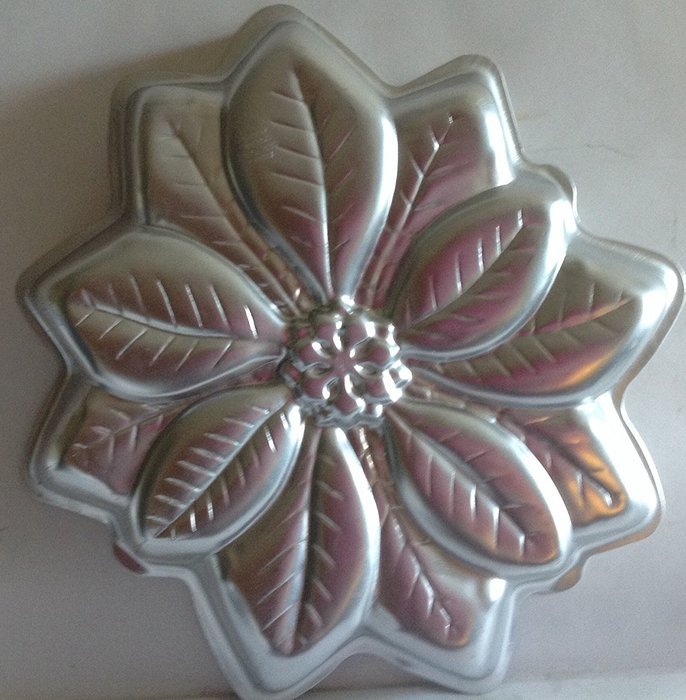 Wilton Poinsettia Cake Pan 2105-3312 N2