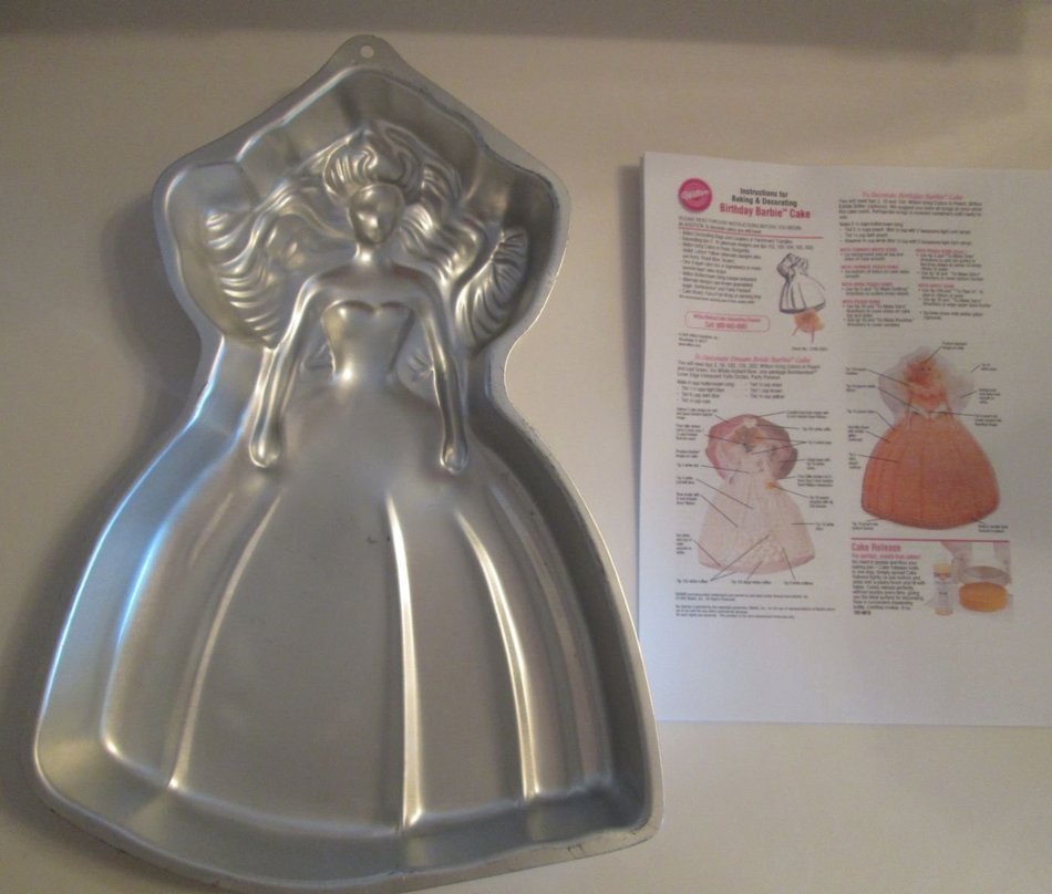 Wilton Barbie Cake Pan, 2501-2551, Dream Bride Barbie