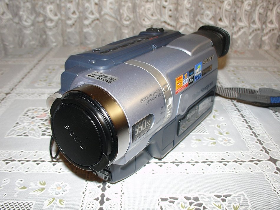 Sony HandyCam Digital 8 Camcorder DCR-TRV140 TRANSFER 8mm Tape to Digital FireWire 1394 &hellip; N2