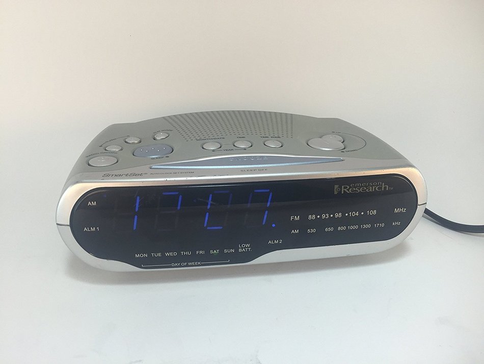 Emerson Smartset Dual Alarm Clock Radio CK 1850 N4