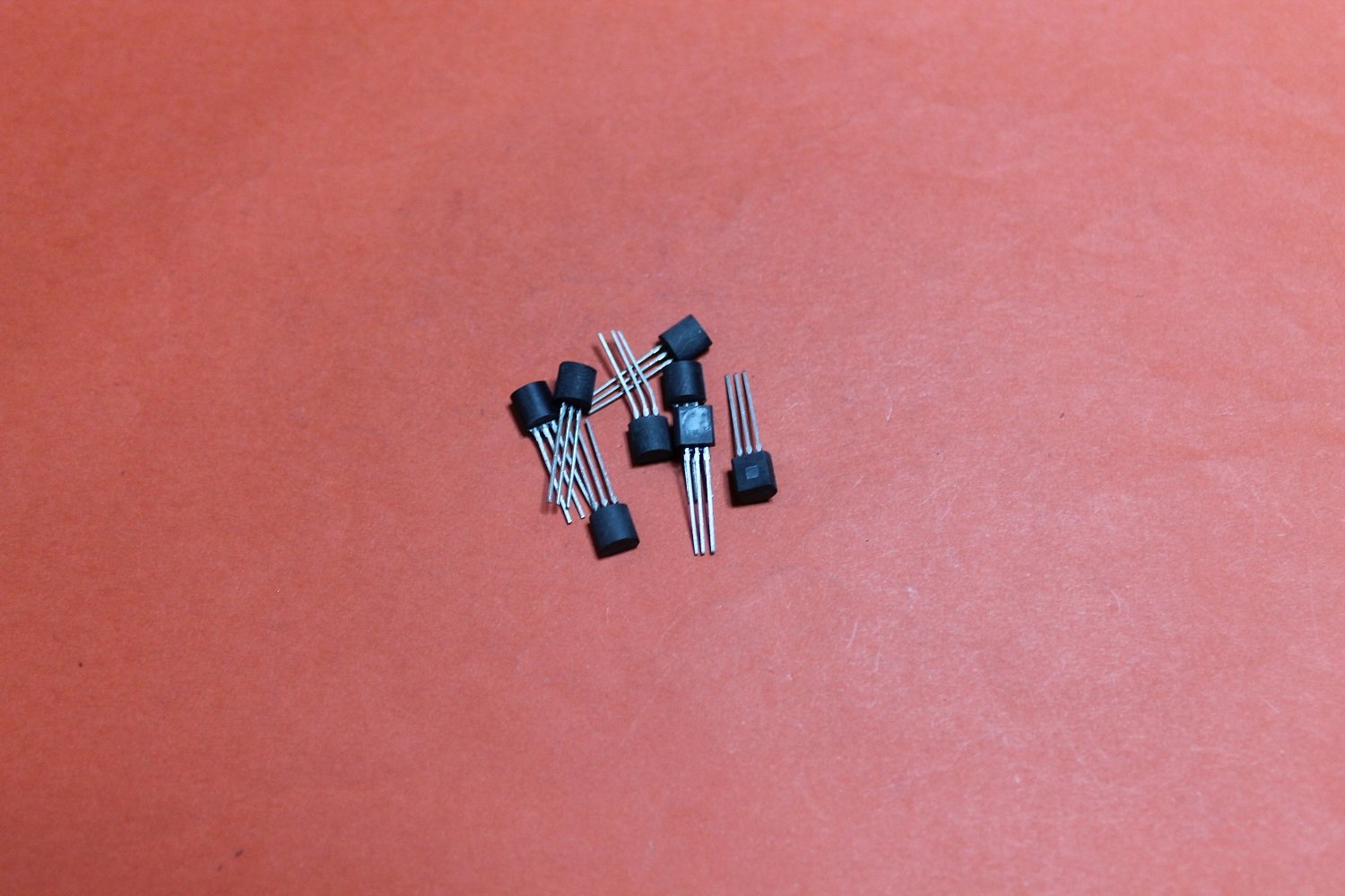 Transistors silicon KT645B analogue 2N4400 USSR 100 pcs free image download