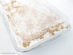 Disposable Aluminum 13 x 9 x 2 Cake Pan with Clear Plastic Lid #4700P (50) N3