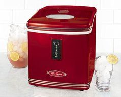 Nostalgia RIC100 Retro Series 26-Pound Automatic Ice Maker