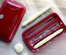 Emile Henry Baguette Baker, Red Cloche