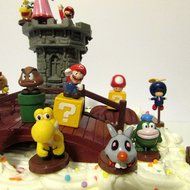 Super Mario Brothers 25 Piece Deluxe Game Scene Birthday Cake Topper Set Featuring Mario, Princess Peach, Luigi... N4