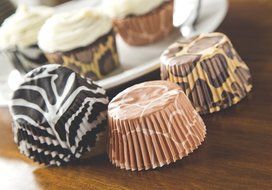 Fox Run Brands Animal Print Baking Cup Papers, Set of 75 N2