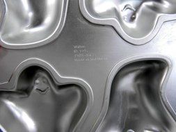 Wilton Little Ghosts Cake Pan