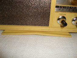 ANTIQUE SEARS SILVERTONE CLOCK RADIO N2