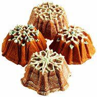 Wilton Cast Snowflake Mini Cake Pan