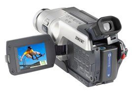 Sony CCDTRV118 Hi8 Camcorder with 2.5&quot; LCD (Discontinued by Manufacturer)