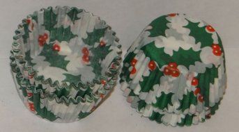 5 Holly Paper Candy Cups 850 Pack Candy Making Supplies CP-15