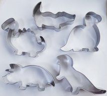 Yunko 5pcs Prehistoric Dinosaur Stainless Steel Cookie Cutter Fondant Cutter Cake Decorating Tools Tyrannosaurus...