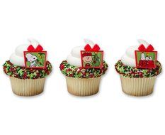 DecoPac Peanuts Christmas Presents Cupcake Rings (12 Count) N2