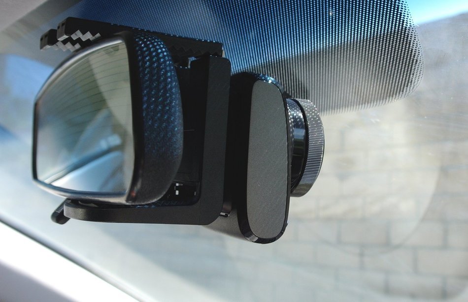 PAPAGO GS200-GPS Go Safe 200 Full HD 1080P Clip Mount Dashcam (Black)