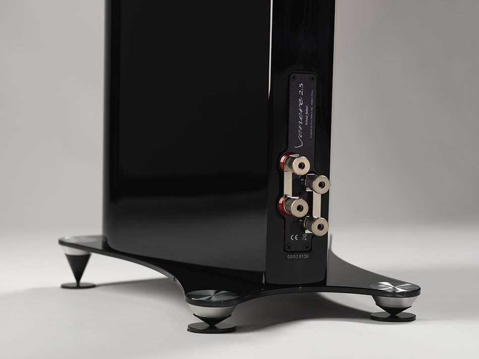 Sonus faber Venere 2.5 Floorstanding Speaker (Pair, White) N18