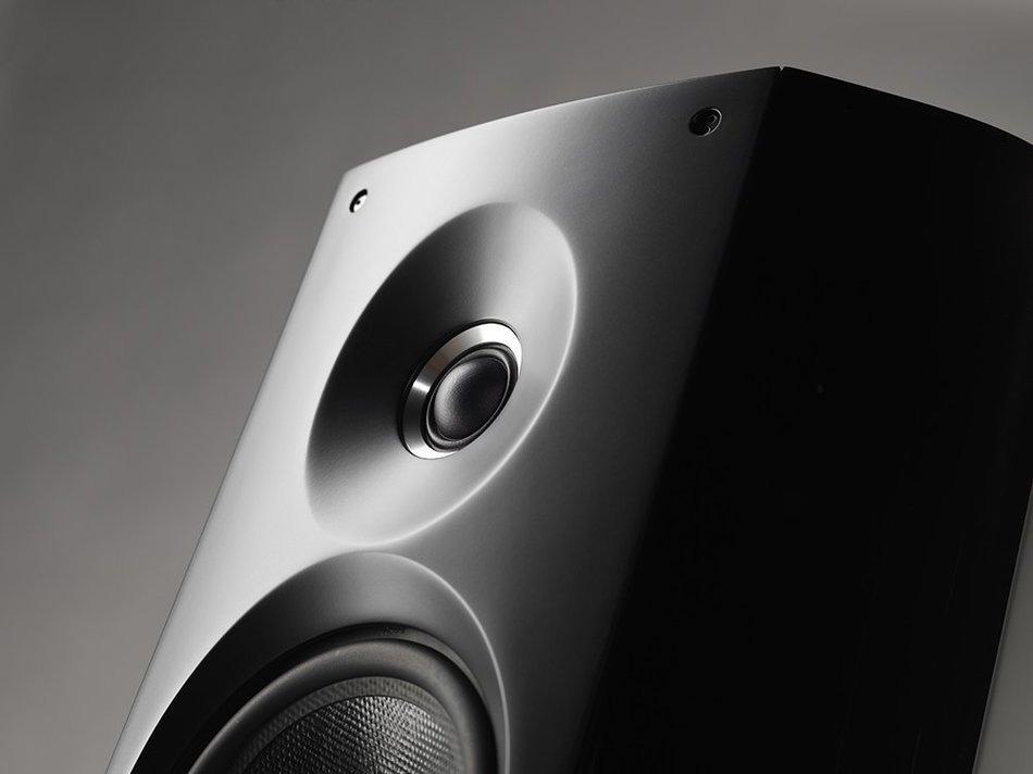 Sonus faber Venere 2.5 Floorstanding Speaker (Pair, White) N24