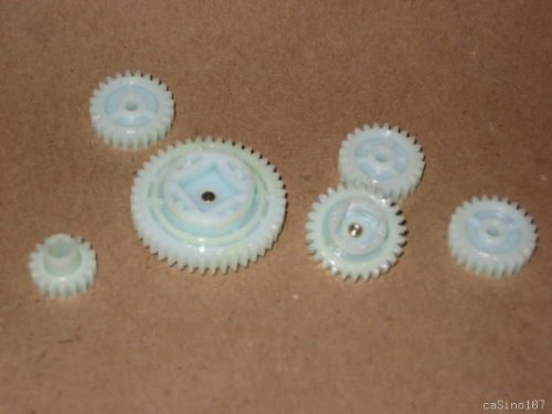 iRobot Roomba 500 Series Brush Gears (works with red or green CHM)