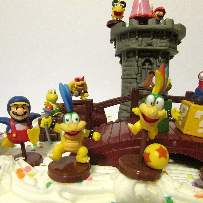Super Mario Brothers 25 Piece Deluxe Game Scene Birthday Cake Topper Set Featuring Mario, Princess Peach, Luigi... N3