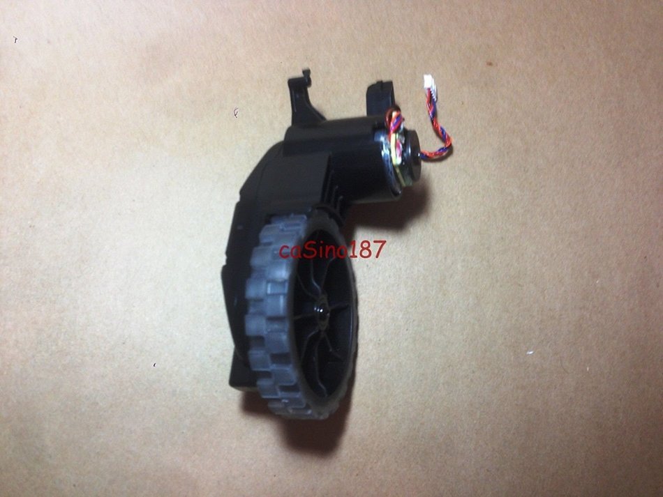 Neato RIGHT Wheel Assembly + motor xv Series xv-11 xv-14 xv-15 xv-12 xv-21