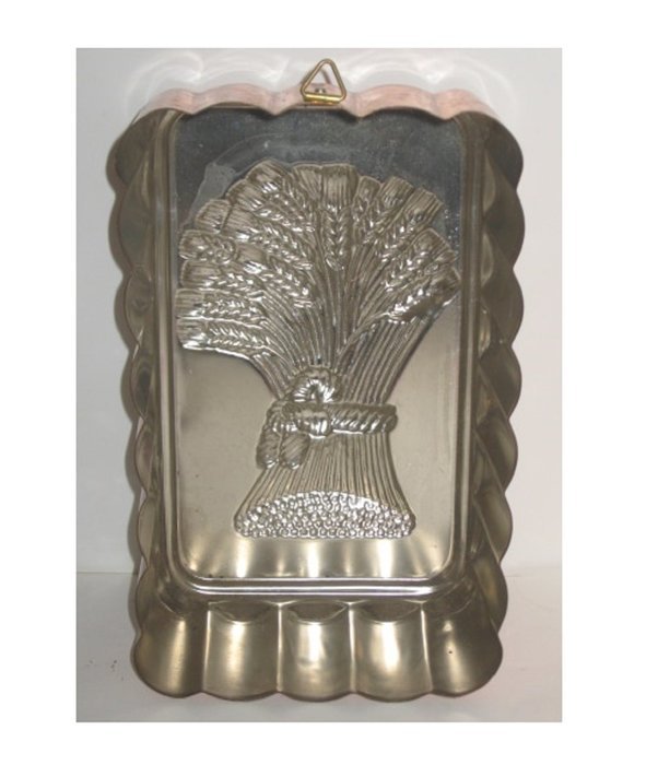 Oblong Copper Jello Mold Pan with Wheat Design - 8"