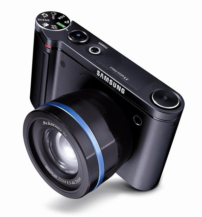 Samsung NV7 7.2MP Digital Camera with 7x Optical Image Stabilized Zoom