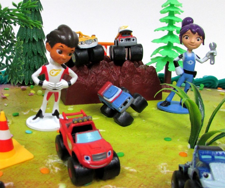 BLAZE and the Monster Machines 22 Piece CAKE Topper Set Featuring 12 Blaze Figures and Decorative Themed Accessories... N5