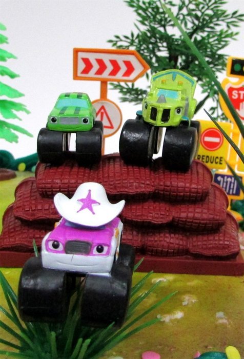 BLAZE and the Monster Machines 22 Piece CAKE Topper Set Featuring 12 Blaze Figures and Decorative Themed Accessories... N6