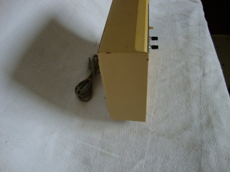 ANTIQUE SEARS SILVERTONE CLOCK RADIO N3